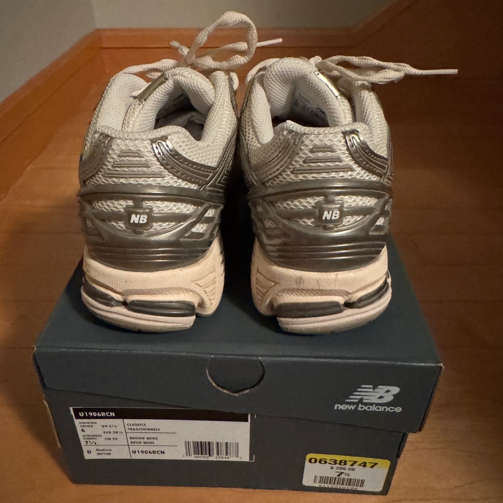 New Balance Women's 1906R sneakers brown beige - Picture 4 of 8